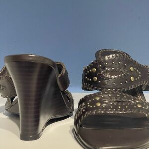 Chic Brown Wedge Sandals